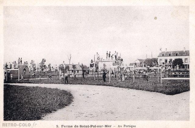 Au portique - Ferme de Saint-Pol-sur-Mer