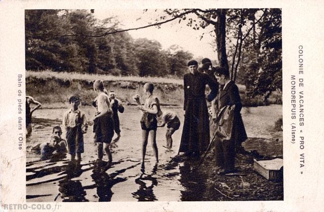 Bain de pieds dans l'Oise - Colonie de Vacances 