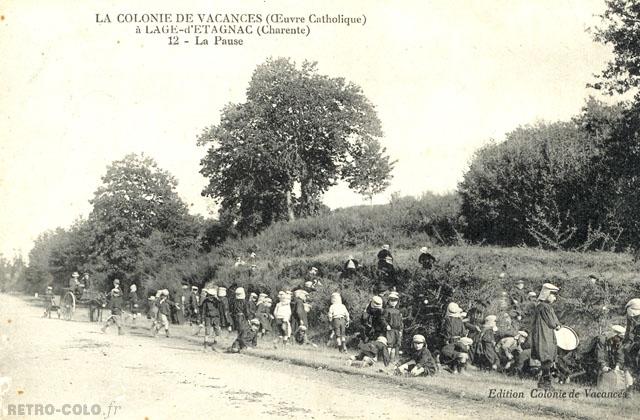 Colonie de Vacances  Lage d'Etagnac - Pause sur la route