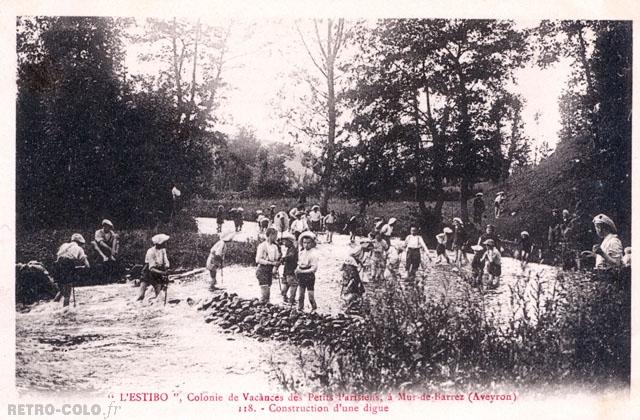 Construction d'une digue - Colonie de Vacances des Petits Parisiens