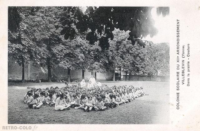 Couture dans la prairie - Colonie Scolaire du XIIme arrondissement de Paris