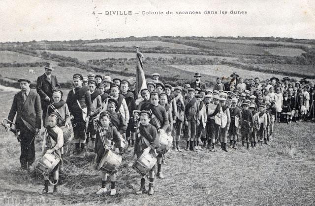 Dans les dunes - Colonie de vacances  Biville