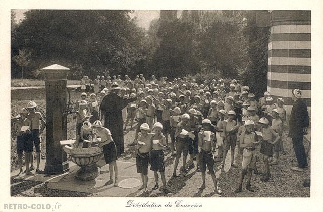 Distribution du courrier - Colonie de Vacances Le Chantier