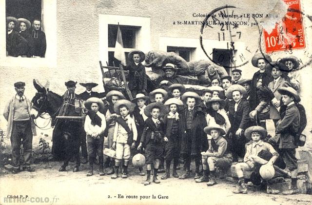 En route pour la gare - Colonie de Vacances 