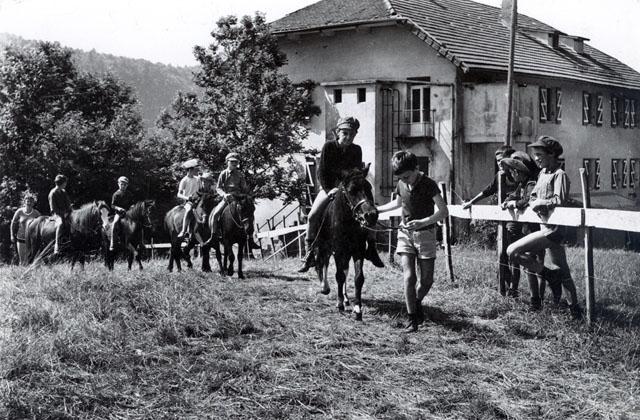 Equitation - Colonie de vacances des Fromageries Bel