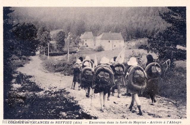 Excursion dans la fort de Meyriat  - Colonie de vacances de Ruffieu