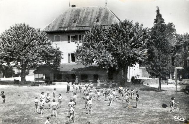 Jeux dans le parc - Colonie de Vacances 