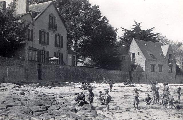 Jeux dans les rochers - Colonie de Vacances de lUNC