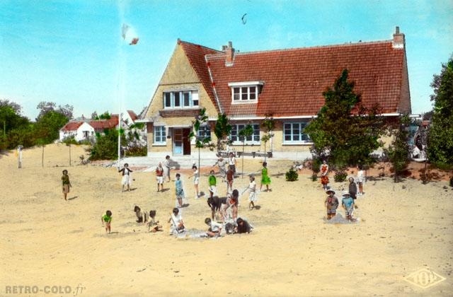 Jeux devant le centre - Colonie Saint-Philippe