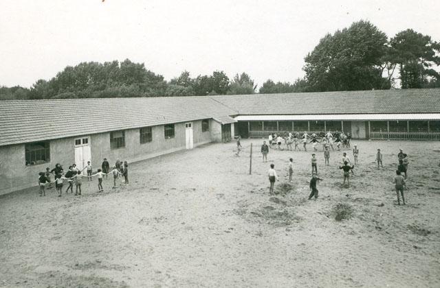 La cour de jeux - Colonie de Vacances de Saint-Brvin-l'Ocan