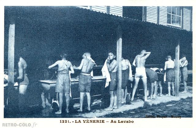 La toilette en extrieur - Colonie de Vacances 