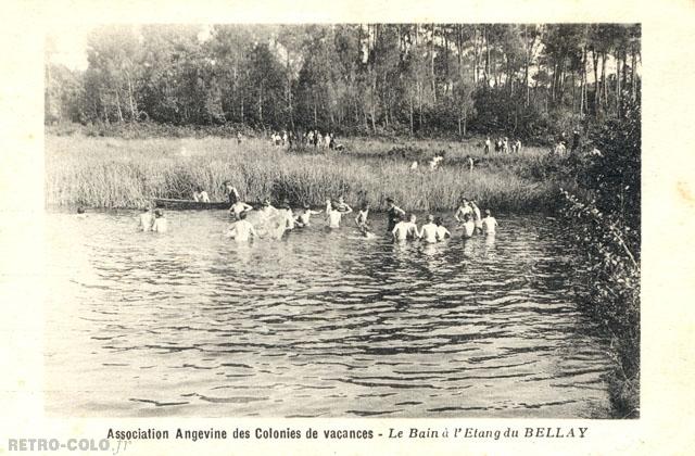 Le bain dans l'étang du Bellay - Association Angevine des Colonies de vacances