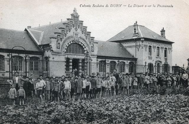 Le dpart pour la promenade - Colonie Scolaire de Dury