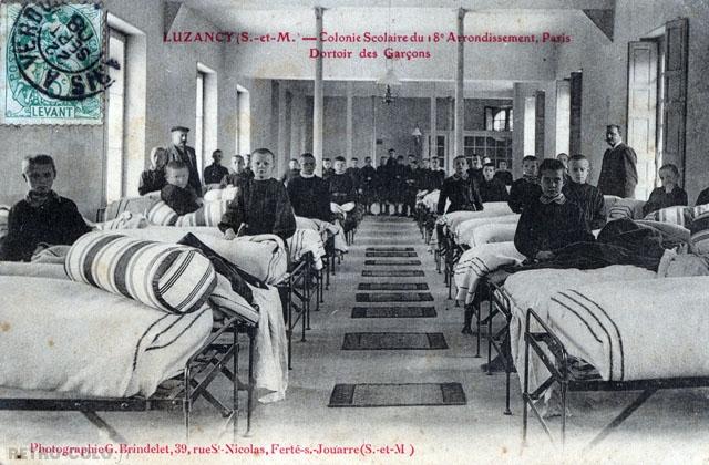 Le dortoir des garons - Colonie Scolaire de Luzancy