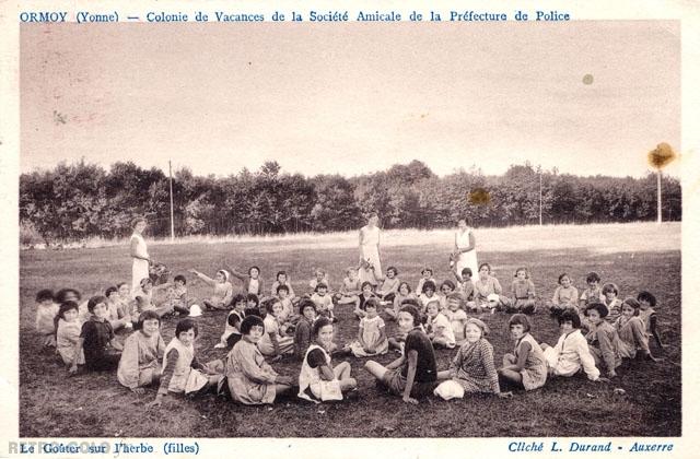 Le goter sur l'herbe - Colonie d'Ormoy