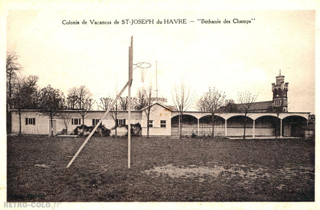 Le terrain de basket - Colonie de Vacances de Saint-Joseph du Havre