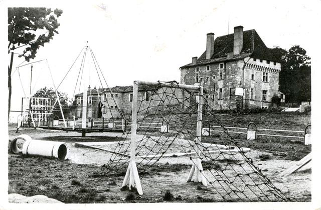 Les jeux extrieurs - Colonie de vacances SNCF au Chteau de Beauregard