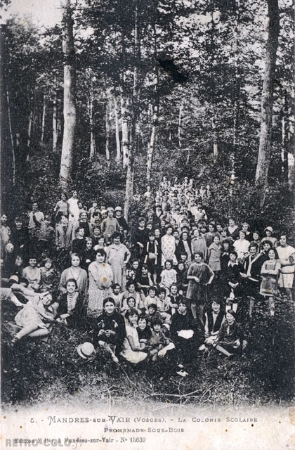 Promenade sous-bois - Colonie Scolaire de Mandres-sur-Vair