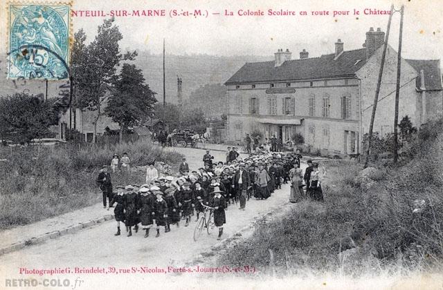 En route pour le chteau - Colonie Scolaire  Nanteuil-sur-Marne