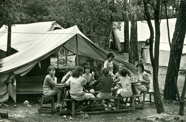 Un djeuner en camping - Colonie Dpartementale de la Haute-Vienne